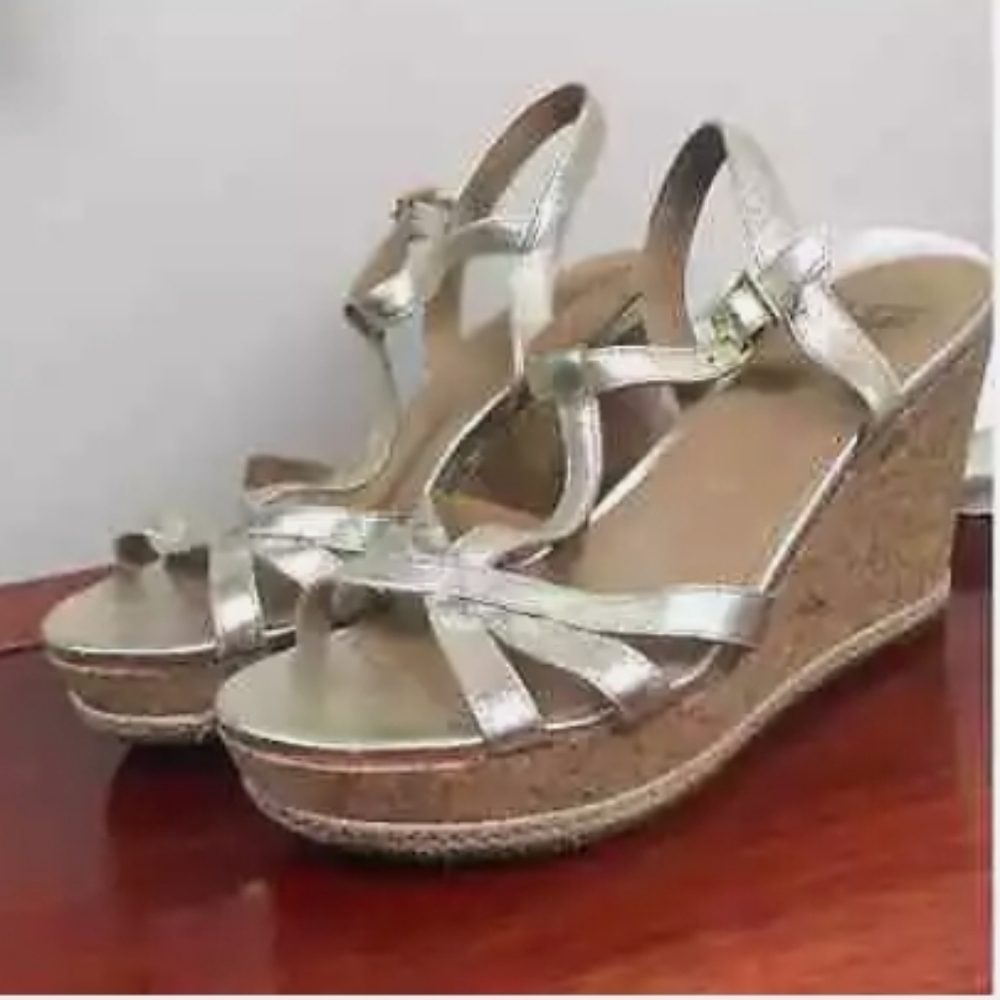 UGG Melissa 8.5 cork metallic wedges